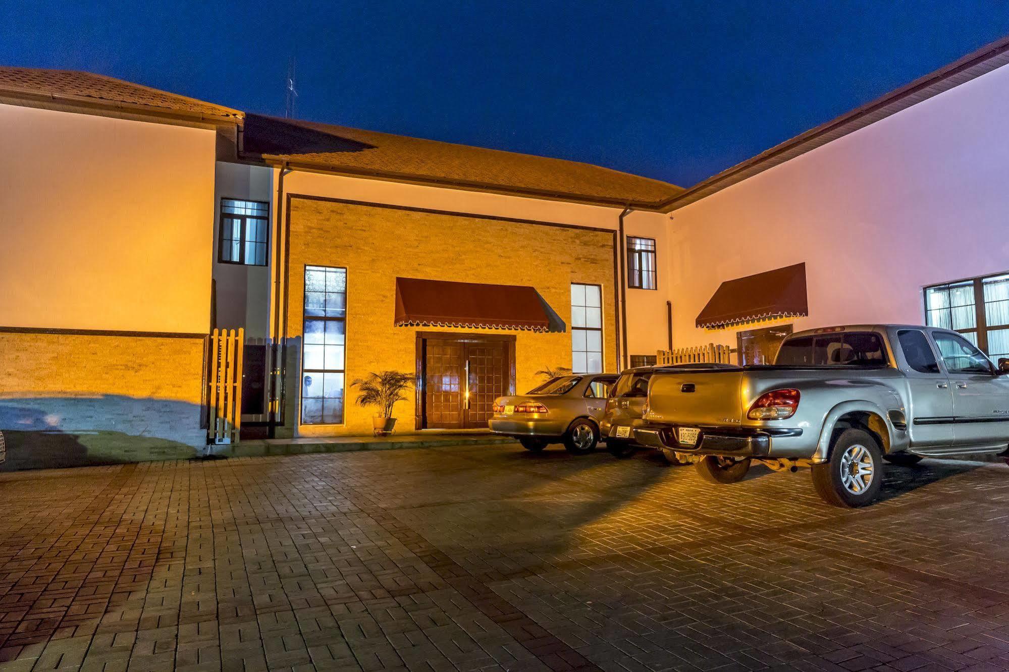 Quo Vadis Hotel Abuja Exterior photo